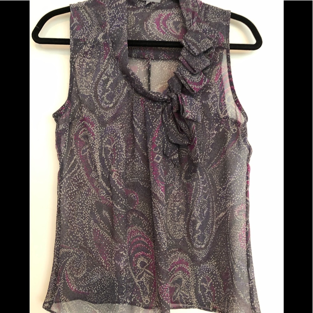 GAP Pull over sleeveless blouse